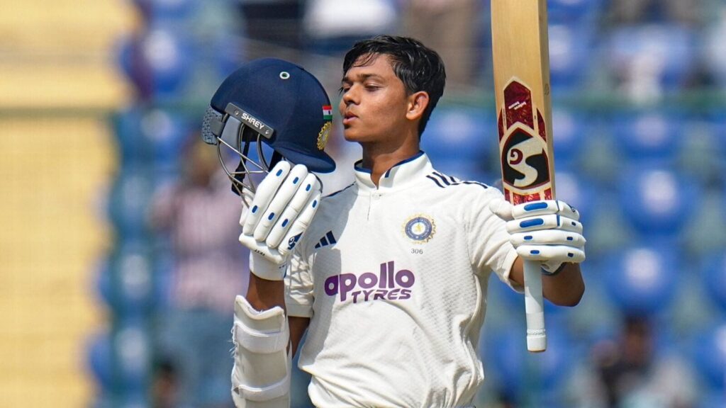 IND vs WI 2025: First day's play, India scored 318 runs for 2 wickets in the first innings. Yashasvi remained unbeaten on 173. 1 Yashasvi jaiswal 1760086007543 1760086007767