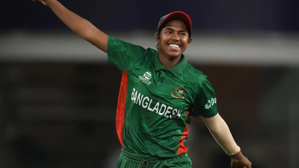 "Women's World Cup 2025: Sri Lanka snatched victory from Bangladesh in the last over of the Women's World Cup, with Atapattu turning the tables; 4 wickets fell in 4 balls. 3 l43520251020202418