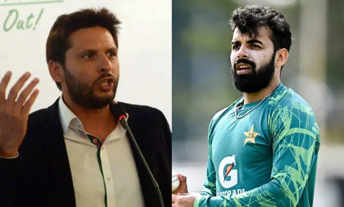 shahid afridi reveals chat with shadab khan 696x418 1